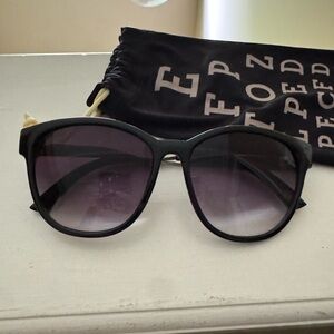 Fossil Black Sunglasses with Case